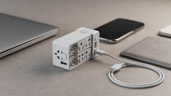 Adaptateur de prise voyage personnalise : le cadeau des equipes mobiles