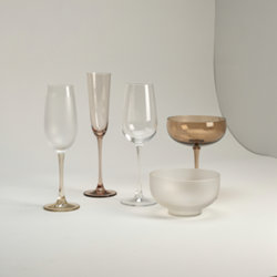 Flûte à champagne publicitaire personnalisée pour vos événements Flûtes à champagne publicitaires et coupes personnalisables en verre soufflé fin
