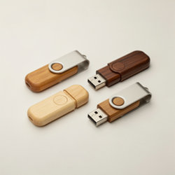Clé USB bois publicitaire personnalisable par gravure laser Clés USB bois publicitaires en bambou, érable, noyer et bois recyclé, à capuchon ou pivotantes