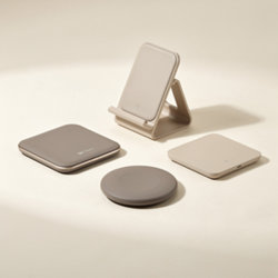 Chargeur à induction publicitaire personnalisable avec logo Chargeurs à induction publicitaires en plastique, aluminium, bambou, liège et simili-cuir