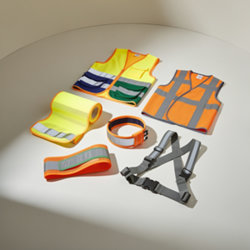 Gilets de sécurité publicitaires jaunes et orange fluo à bandes rétroréfléchissantes