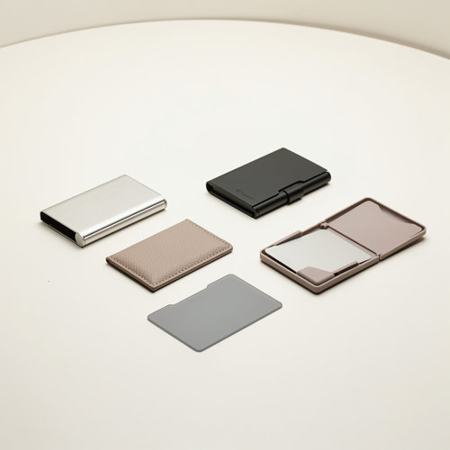 Porte-cartes publicitaires personnalisables en aluminium, acier, cuir et liège