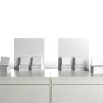 Présentoirs comptoir publicitaire personnalisé avec logo pour entreprise et communication